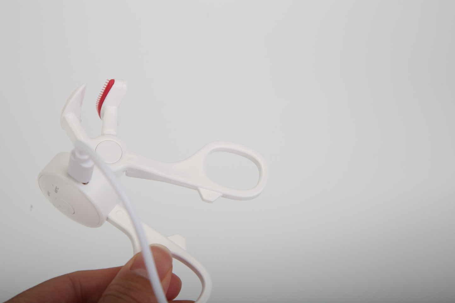 2Pcs Heated Eyelash Curler Electric USB Rechargeable Eyelash Curler Anti-Burn Compact With Comb Heats Up Fast Within 8 seconds For All Eye Shapes, For Women, Make Up, Gift, Travel, Valentine's, and Mother's Day